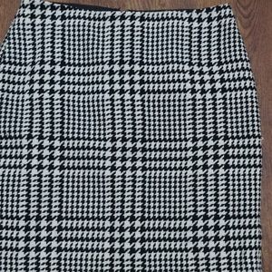 Liz Claiborne Houndstooth pencil skirt